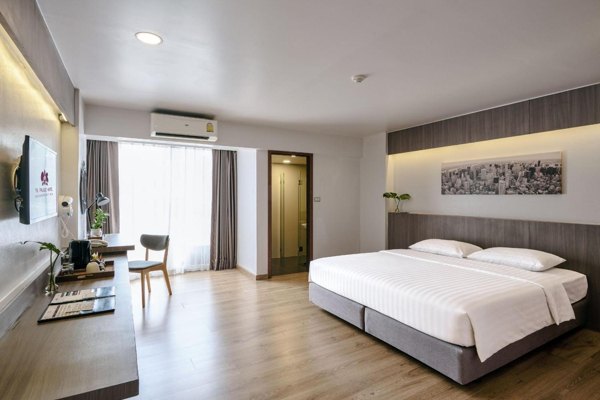 Tk Palace Hotel & Convention Bangkok Exterior photo