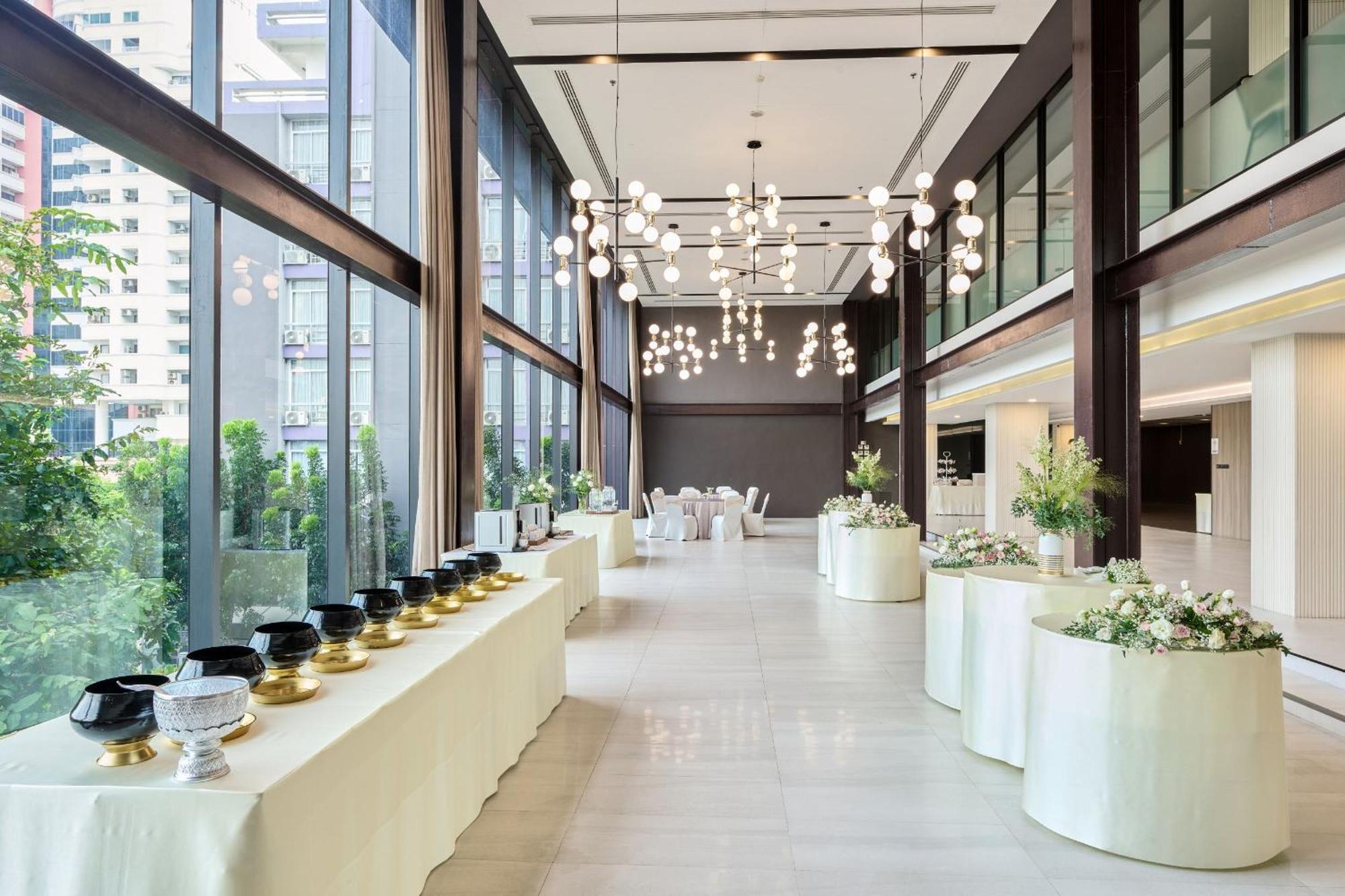 Tk Palace Hotel & Convention Bangkok Exterior photo