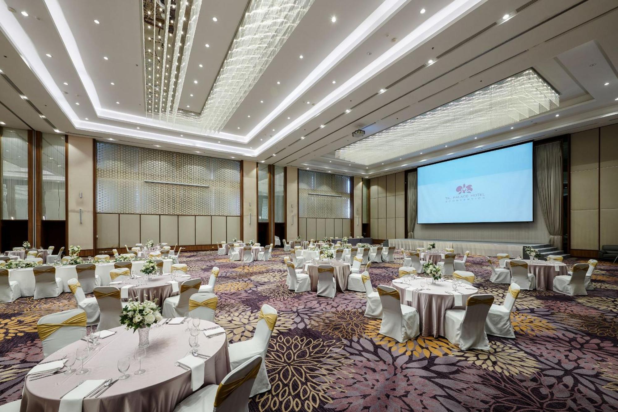 Tk Palace Hotel & Convention Bangkok Exterior photo