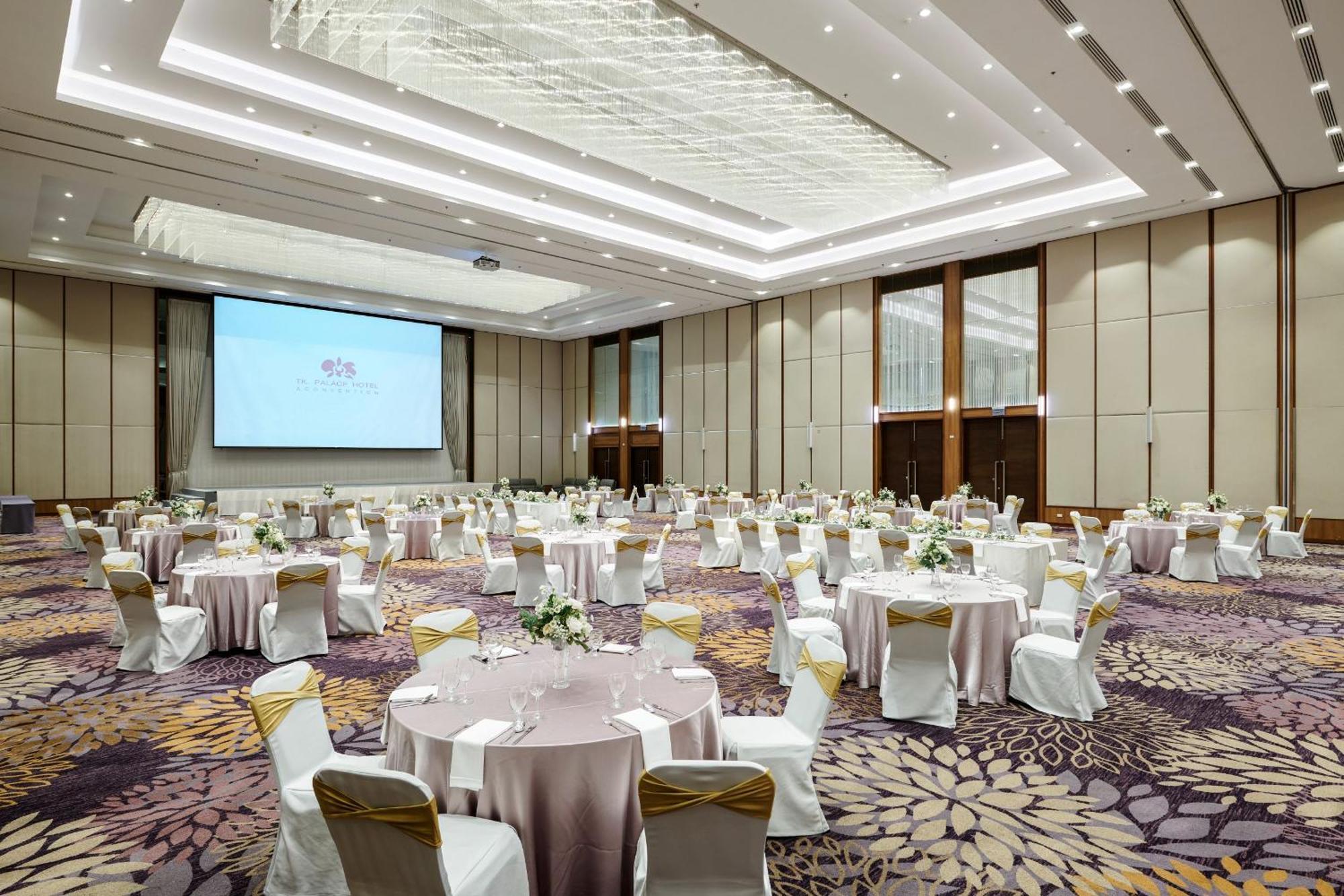Tk Palace Hotel & Convention Bangkok Exterior photo