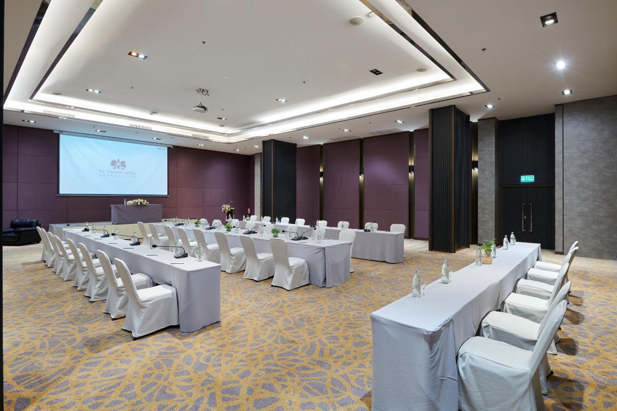Tk Palace Hotel & Convention Bangkok Exterior photo
